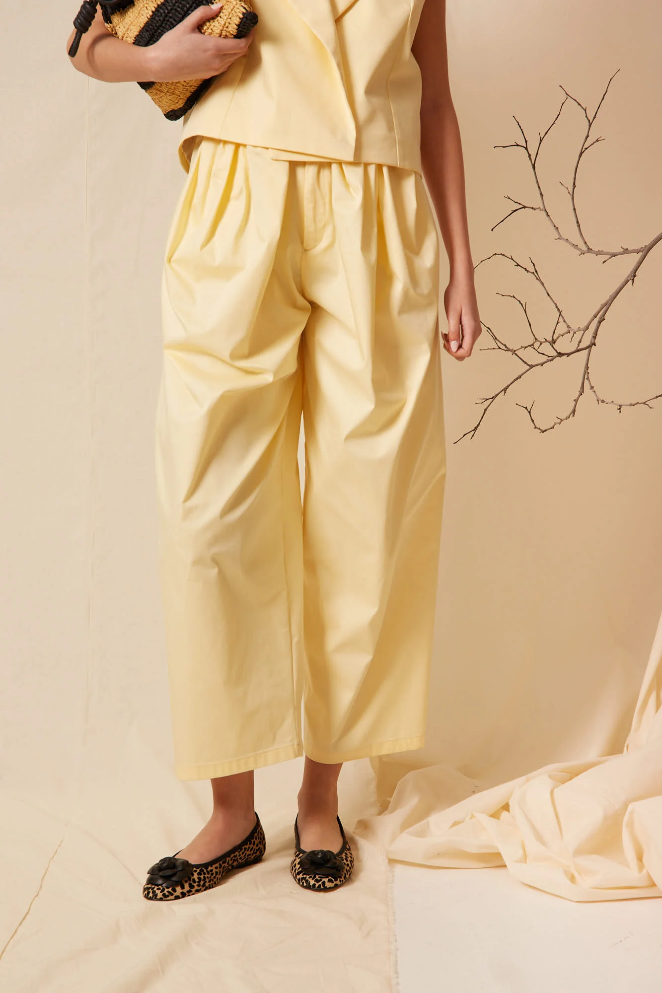PANTALON MIKEL AMARILLO - Image 2