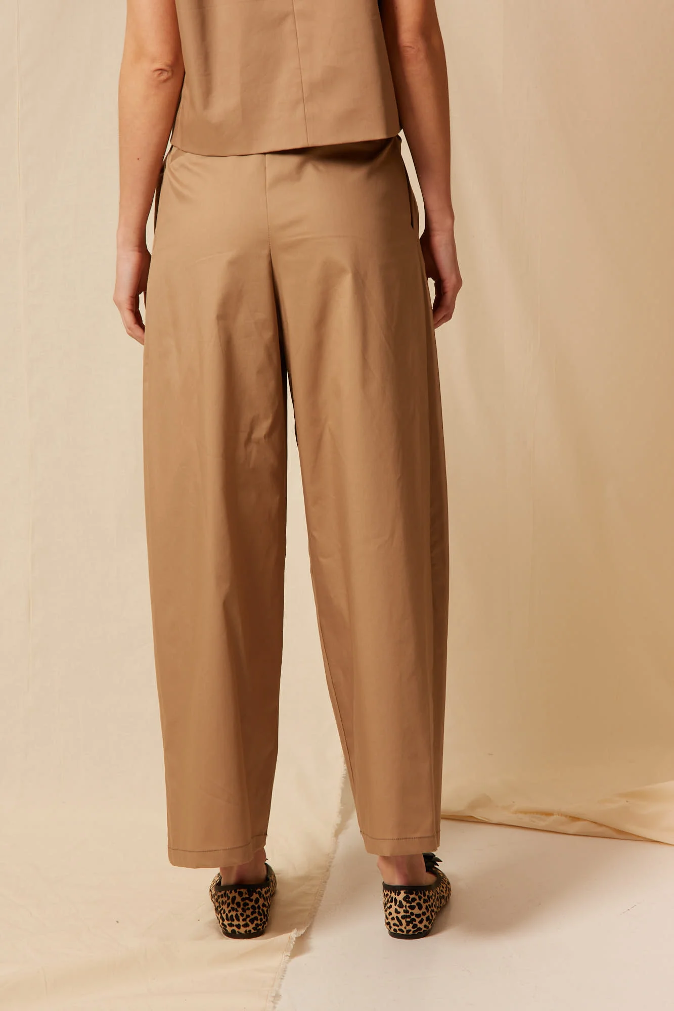 PANTALON MIKEL BEIGE - Image 5