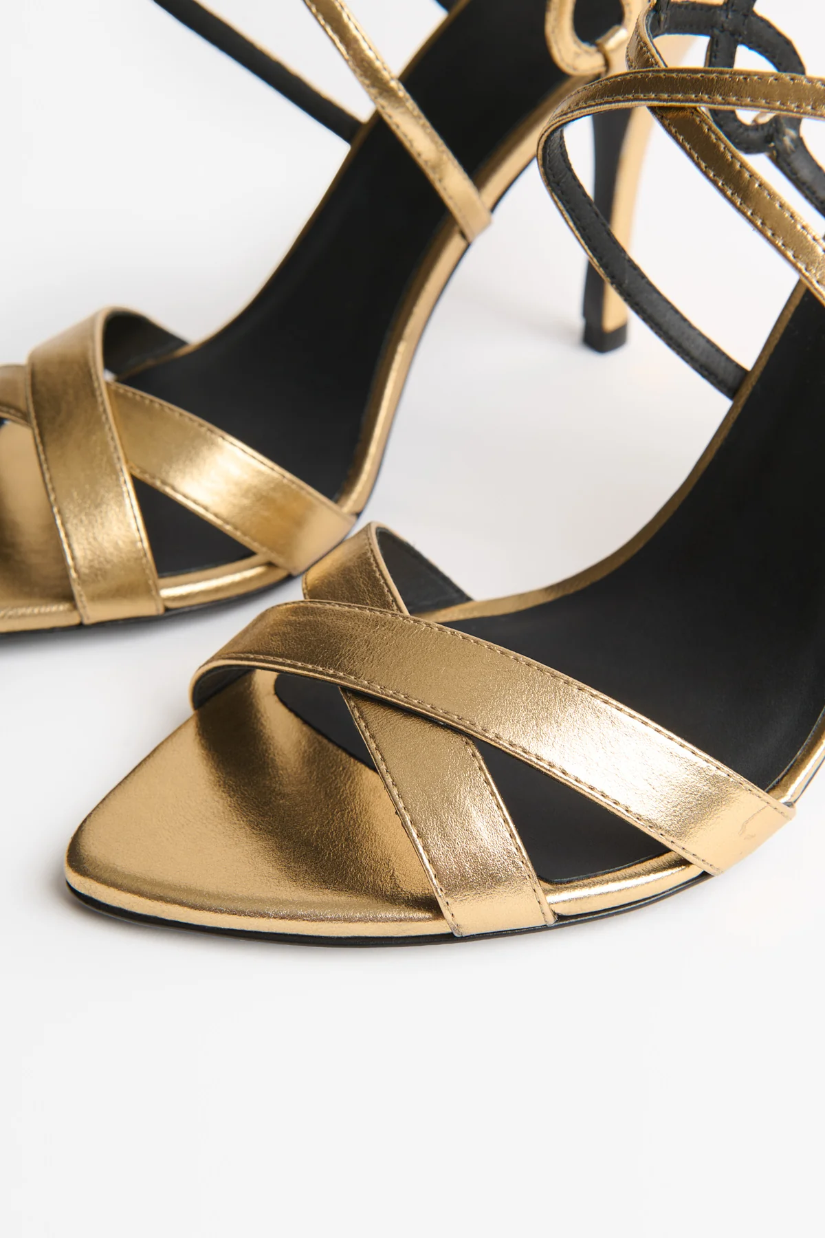 SANDALIAS CMP.04 DORADO - Image 2