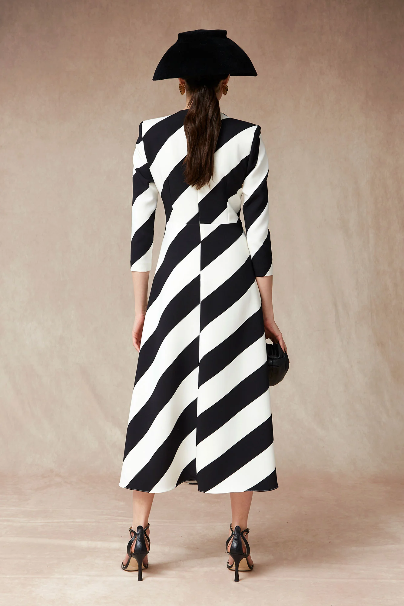 VESTIDO IZOTZ BLANCO/NEGRO - Image 9