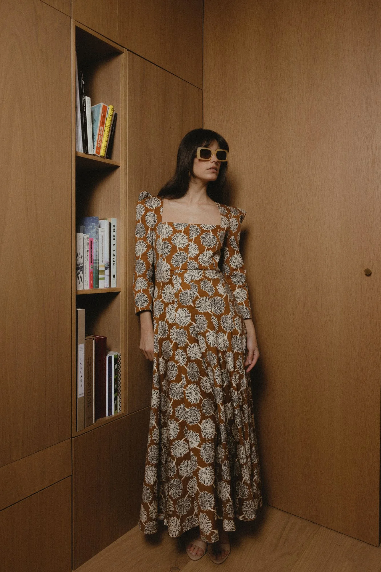 VESTIDO RENÉ MOSTAZA - Image 2